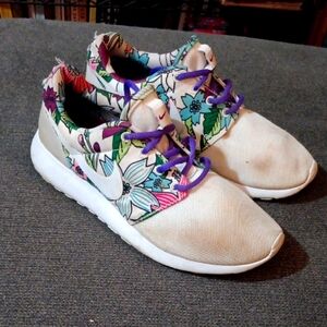 Nike Running Shoes Womens Size 7
